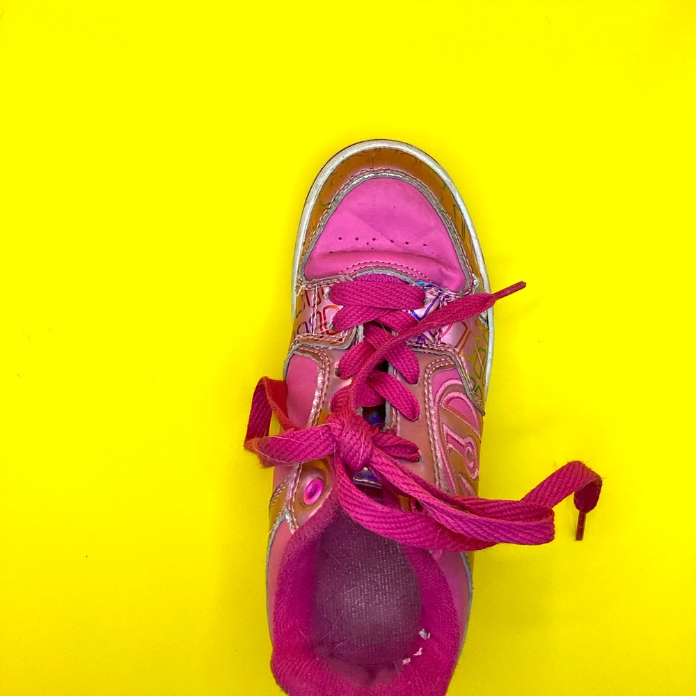 Healeys shoes for kids with no wheels the Healeys do not come with us
